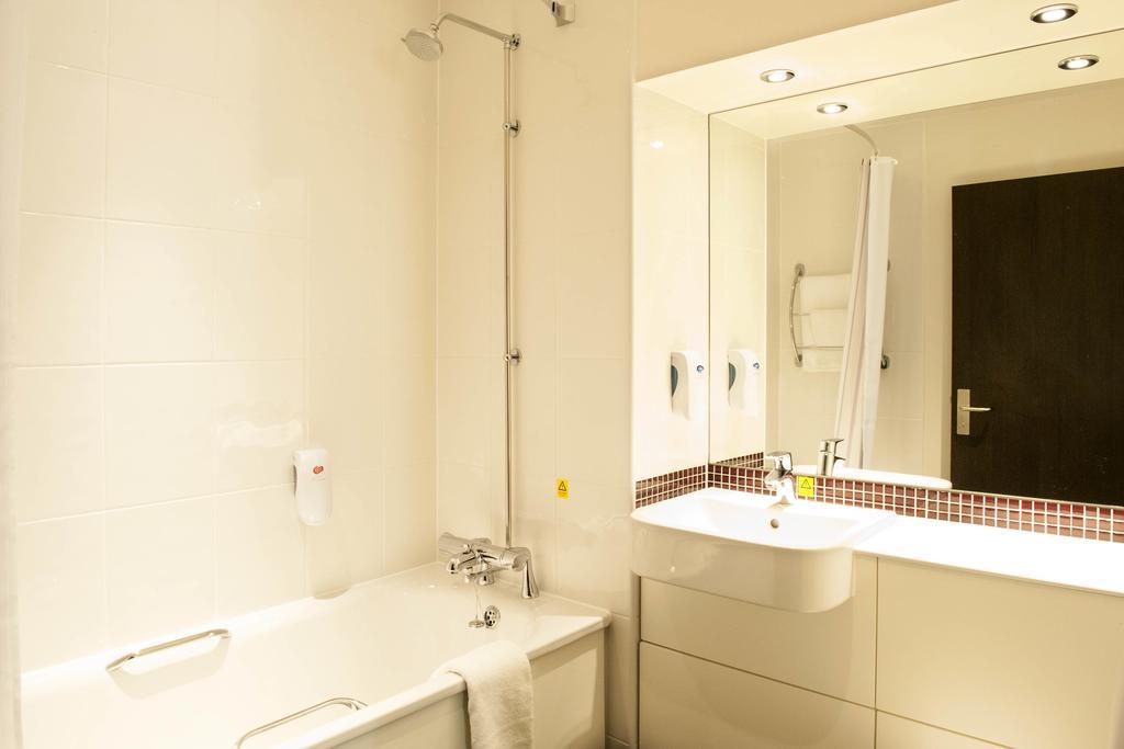 Premier Inn London Wandsworth Bilik gambar